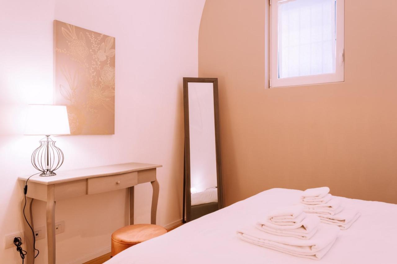 בולוניה Appartamento Elegante Alle Due Torri By Wonderful Italy מראה חיצוני תמונה